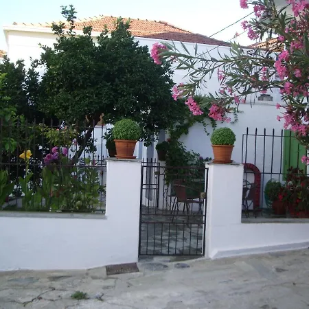 Thelgitro, A Traditional House Located In The Heart Of בית נופש *