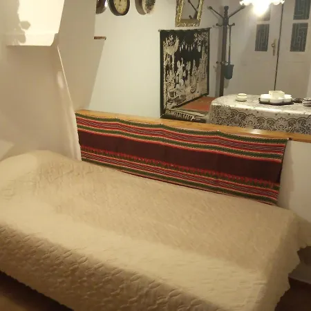 בית נופש Thelgitro, A Traditional House Located In The Heart Of *