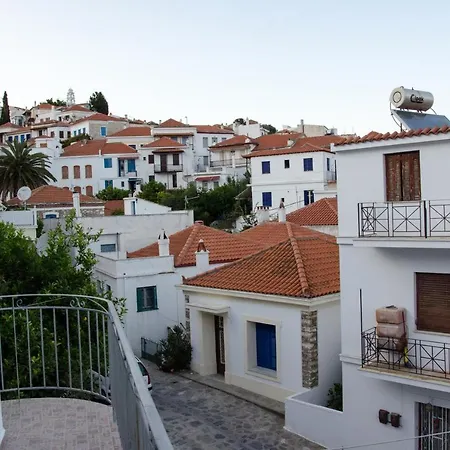 בית נופש Thelgitro, A Traditional House Located In The Heart Of סקופלוס טאון