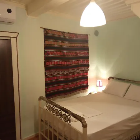 Thelgitro, A Traditional House Located In The Heart Of
