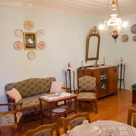 Thelgitro, A Traditional House Located In The Heart Of סקופלוס טאון